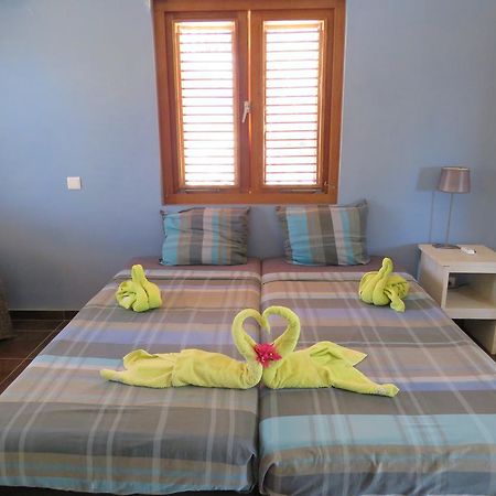 Apartemento Gosa Bunita Willemstad Exterior photo